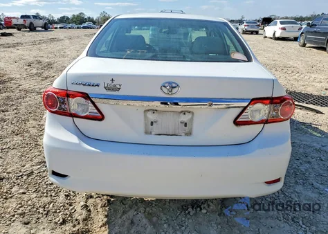2013 Toyota Corolla Base z USA, uszkodzony, nr VIN 2T1BU4EE7DC968147